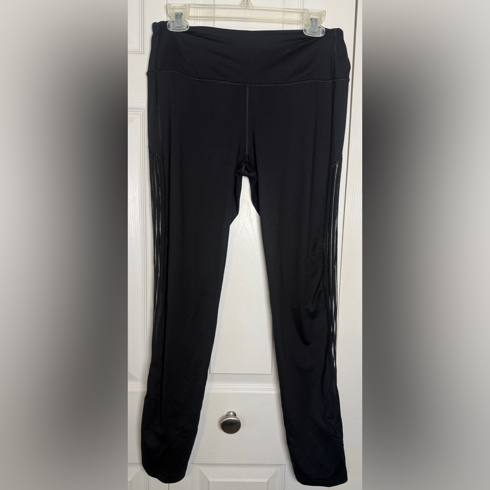 Victoria Sport Knockout Leggings Tight with Side Mesh Panels